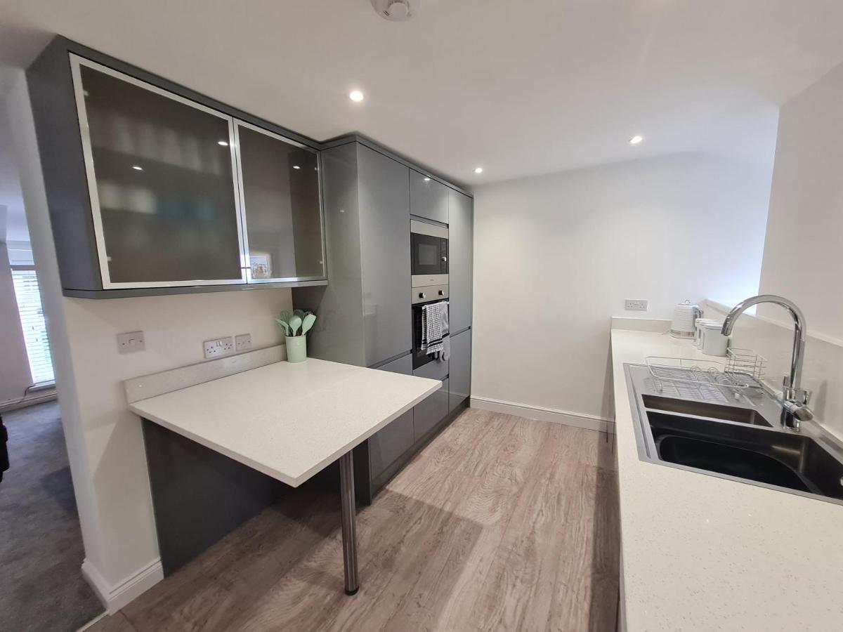 Perfect Location 3 Bed Serviced Apartment With Bike Storage For Bpw. Close To Brecon Beacons Merthyr Tydfil Exterior photo
