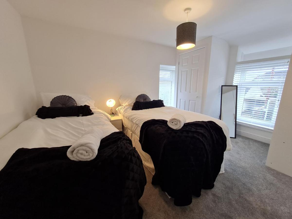 Perfect Location 3 Bed Serviced Apartment With Bike Storage For Bpw. Close To Brecon Beacons Merthyr Tydfil Exterior photo