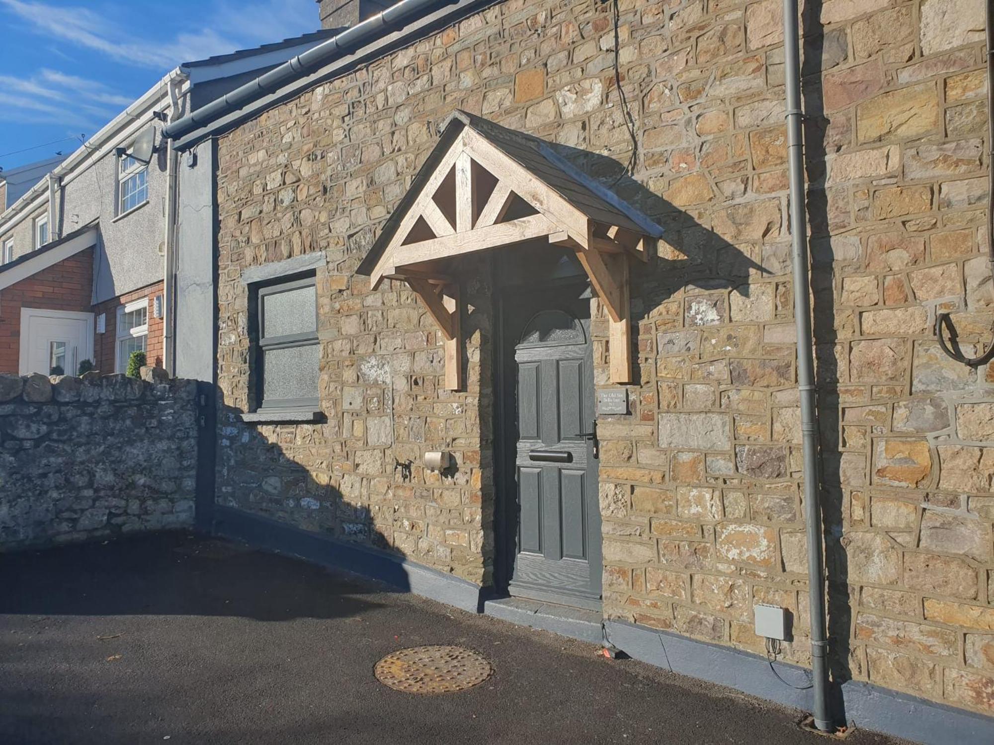 Perfect Location 3 Bed Serviced Apartment With Bike Storage For Bpw. Close To Brecon Beacons Merthyr Tydfil Exterior photo